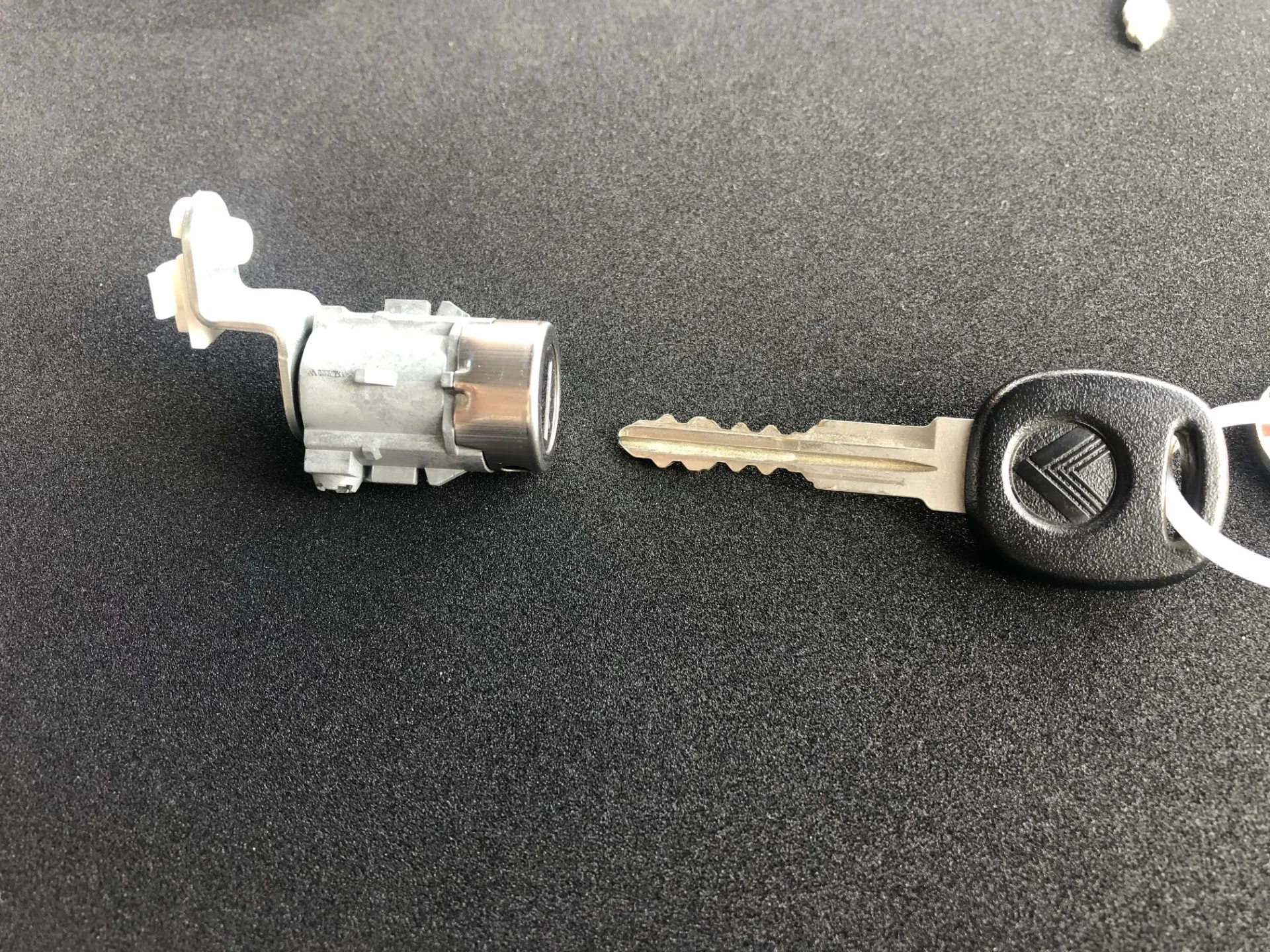 【車鍵修理】シリンダー修理