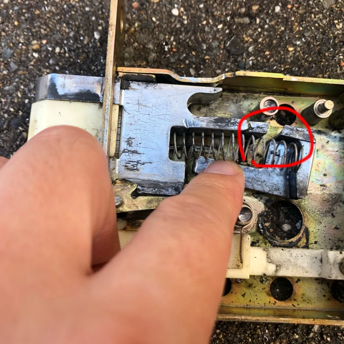 お得意先の管理会社さんから緊急の依頼が！🔑